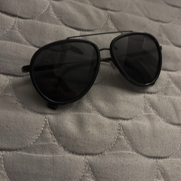 Unisex Burberry Aviator Sunglasses - Picture 2 of 4